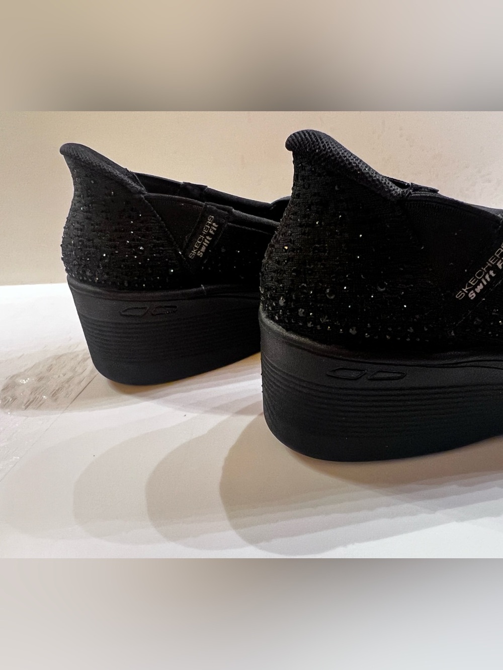 SKECHERS MARTHA STEWART PIER LITE REFLECTION BLACK  SLIP-ON  WEDGE SHOES 
SIZE 8 - Picture 7 of 11